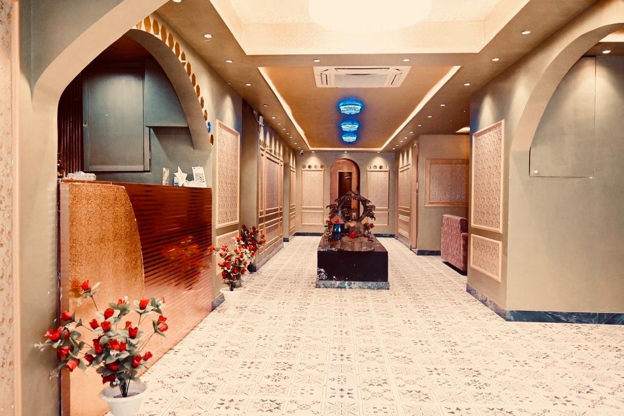 Sheesh Mahal spa interior